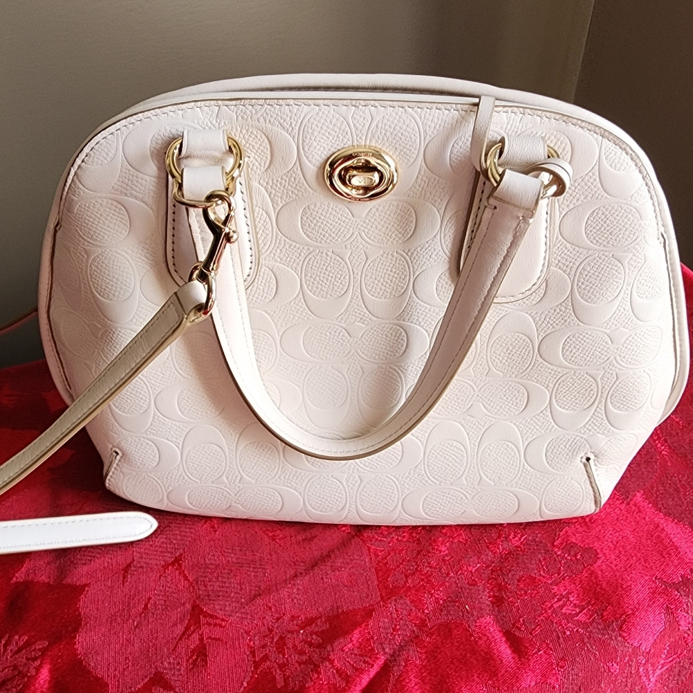 Beautiful cream/white coach bag
